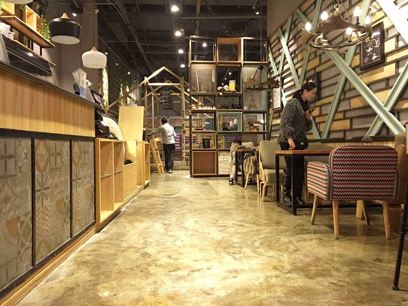 時過境遷，復(fù)古地坪涂料施工的地面逐漸流行